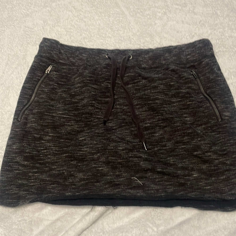Black skirt with zipper pockets size m